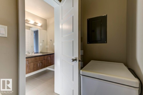 515 10518 113 Street, Edmonton, AB - Indoor