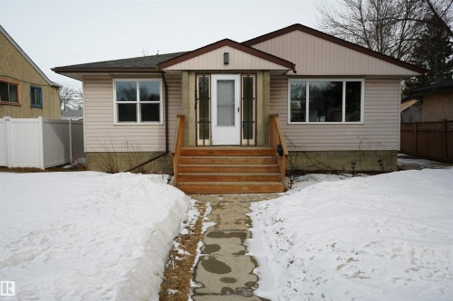 12235 ST ALBERT Trail  Edmonton, AB T5L 4G7