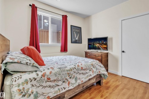 702 Pheasant Close, Cold Lake, AB - Indoor Photo Showing Bedroom