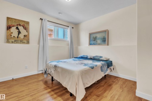 702 Pheasant Close, Cold Lake, AB - Indoor Photo Showing Bedroom