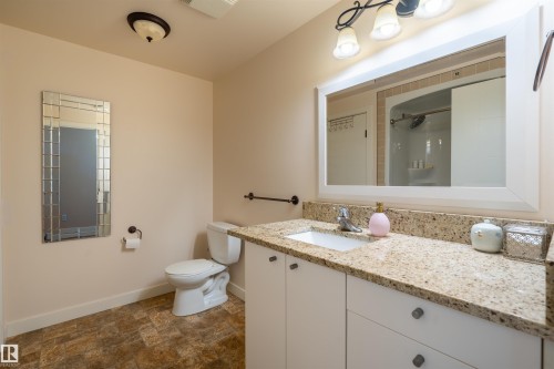 702 Pheasant Close, Cold Lake, AB - Indoor Photo Showing Bathroom