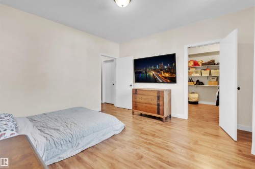 702 Pheasant Close, Cold Lake, AB - Indoor Photo Showing Bedroom