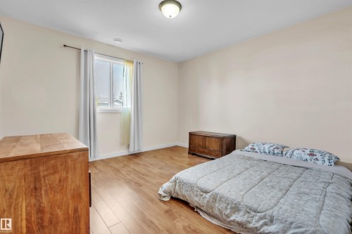 702 Pheasant Close, Cold Lake, AB - Indoor Photo Showing Bedroom