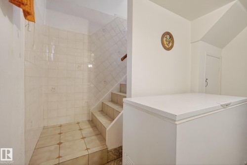 9145 152 Street, Edmonton, AB - Indoor