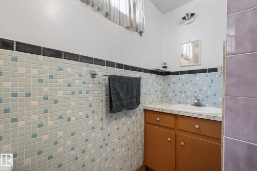 9145 152 Street, Edmonton, AB - Indoor