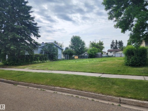 4505 54 Avenue, Wetaskiwin, AB 