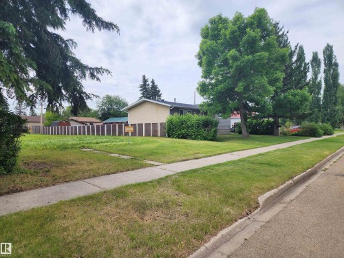4505 54 Avenue, Wetaskiwin, AB 