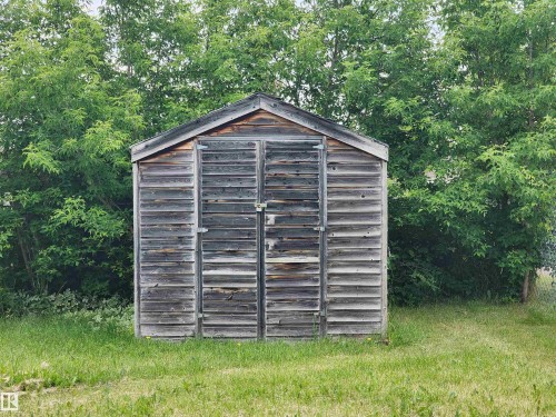 4505 54 Avenue, Wetaskiwin, AB 