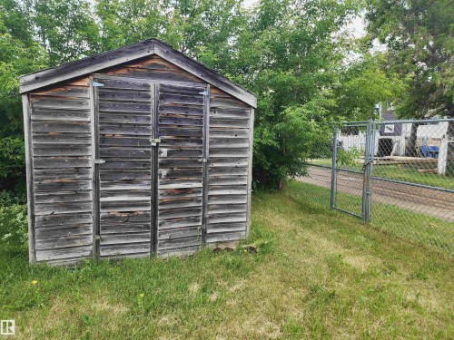 4505 54 Avenue, Wetaskiwin, AB 