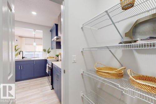 19111 20 Avenue, Edmonton, AB - Indoor Photo Showing Other Room