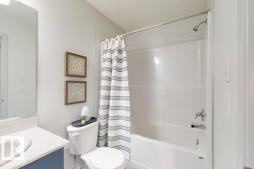 19111 20 Avenue, Edmonton, AB - Indoor Photo Showing Bathroom