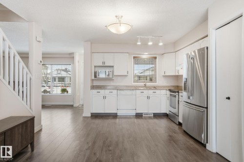 71 Caledonia Drive, Leduc, AB - Indoor Photo Showing Kitchen