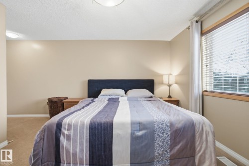 71 Caledonia Drive, Leduc, AB - Indoor Photo Showing Bedroom