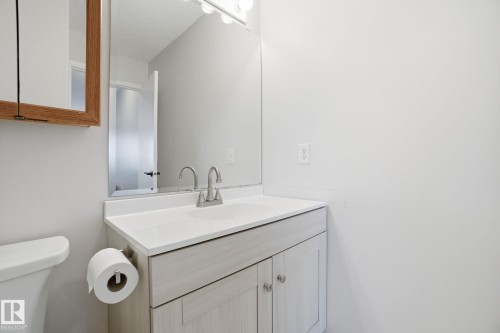71 Caledonia Drive, Leduc, AB - Indoor Photo Showing Bathroom