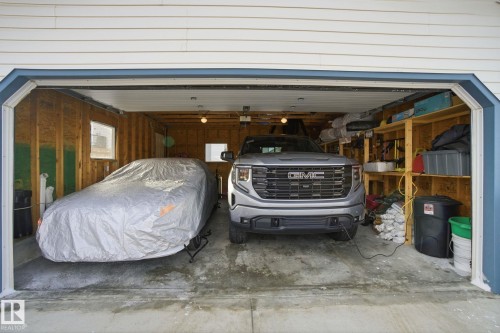 71 Caledonia Drive, Leduc, AB - Indoor Photo Showing Garage