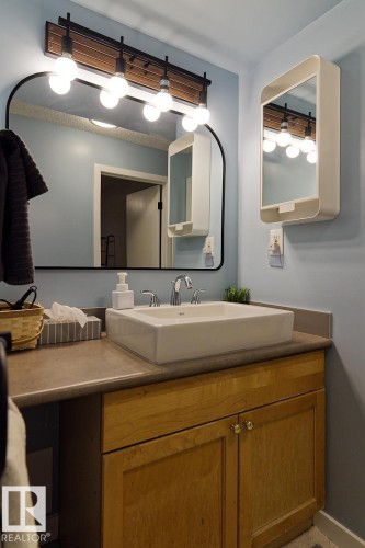 105 11217 103 Avenue Nw, Edmonton, AB - Indoor Photo Showing Bathroom