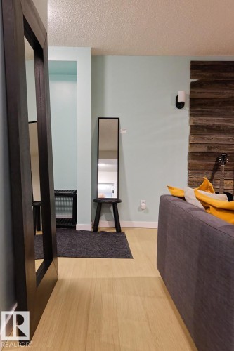 105 11217 103 Avenue Nw, Edmonton, AB - Indoor