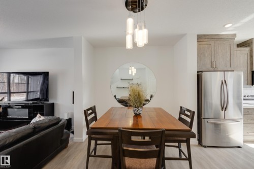 5181 Edgemont Boulevard, Edmonton, AB - Indoor Photo Showing Dining Room