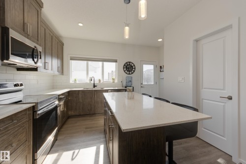 5181 Edgemont Boulevard, Edmonton, AB - Indoor Photo Showing Kitchen With Upgraded Kitchen