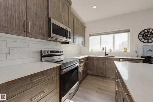 5181 Edgemont Boulevard, Edmonton, AB - Indoor Photo Showing Kitchen With Upgraded Kitchen