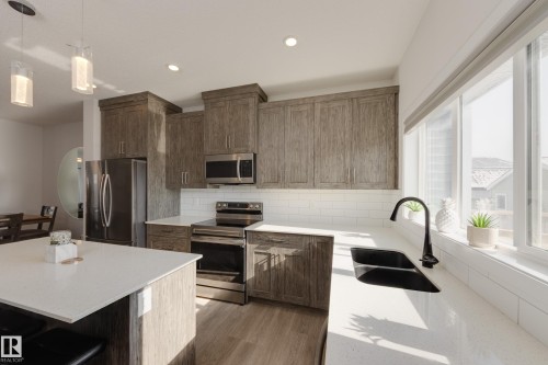 5181 Edgemont Boulevard, Edmonton, AB - Indoor Photo Showing Kitchen With Stainless Steel Kitchen With Double Sink With Upgraded Kitchen