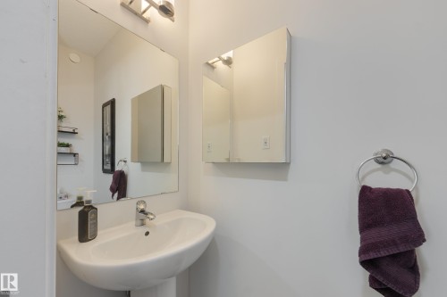 5181 Edgemont Boulevard, Edmonton, AB - Indoor Photo Showing Bathroom