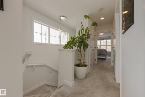 5181 Edgemont Boulevard, Edmonton, AB - Indoor Photo Showing Other Room