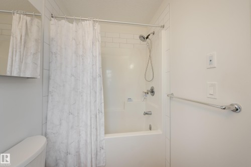 5181 Edgemont Boulevard, Edmonton, AB - Indoor Photo Showing Bathroom
