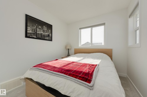 5181 Edgemont Boulevard, Edmonton, AB - Indoor Photo Showing Bedroom