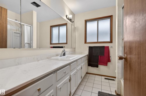 4104 109 Street, Edmonton, AB - Indoor Photo Showing Bathroom