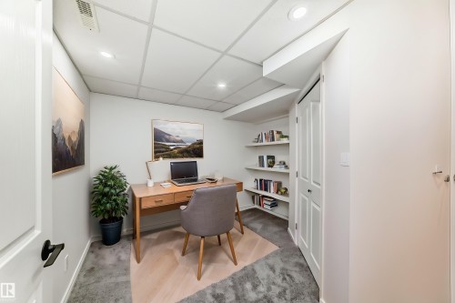 Office space with light carpet, recessed lighting, and a drop ceiling - 4008 37 Avenue, Edmonton, AB - Indoor Photo Showing Office