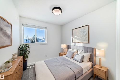 Bedroom featuring baseboards - 4008 37 Avenue, Edmonton, AB - Indoor Photo Showing Bedroom