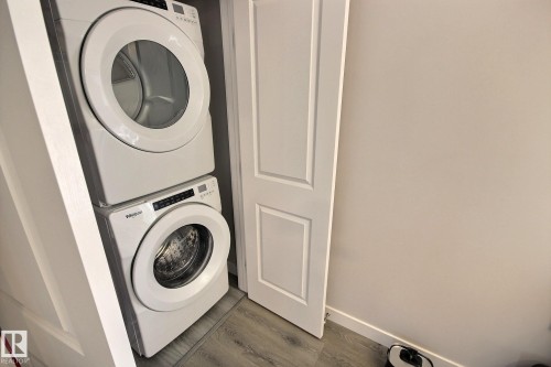 846 Daniels Way, Edmonton, AB - Indoor Photo Showing Laundry Room