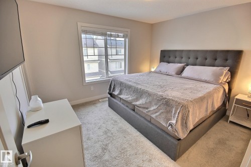 846 Daniels Way, Edmonton, AB - Indoor Photo Showing Bedroom