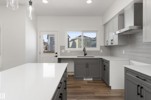 4028 207 Street, Edmonton, AB - Indoor Photo Showing Kitchen