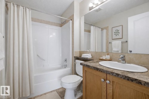 125 1520 Hammond Gate Nw, Edmonton, AB - Indoor Photo Showing Bathroom
