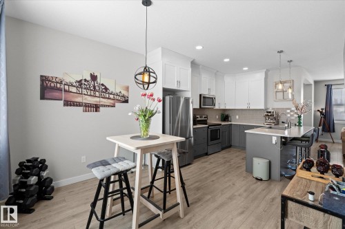 6 Hemingway Crescent, Spruce Grove, AB - Indoor