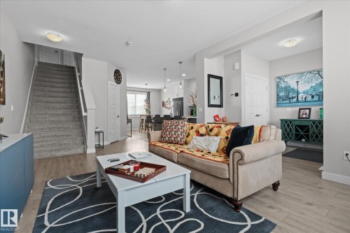 6 Hemingway Crescent, Spruce Grove, AB - Indoor Photo Showing Living Room