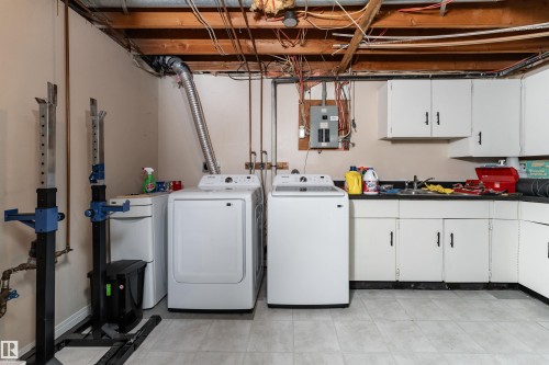 17737 95 Street, Edmonton, AB - Indoor Photo Showing Laundry Room