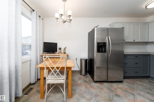 17737 95 Street, Edmonton, AB - Indoor