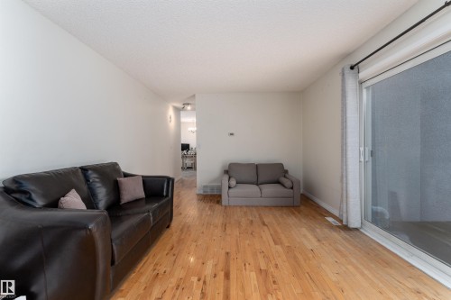 17737 95 Street, Edmonton, AB - Indoor Photo Showing Living Room