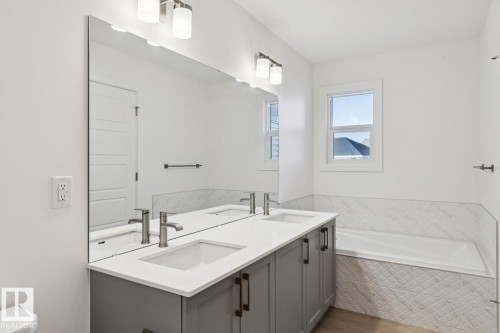 2523 210 Street, Edmonton, AB - Indoor Photo Showing Bathroom