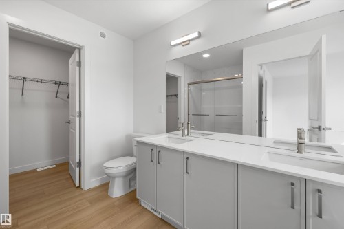 2523 210 Street, Edmonton, AB - Indoor Photo Showing Bathroom