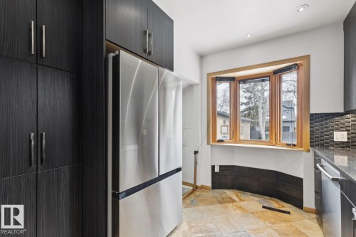 10537 140 Street, Edmonton, AB - Indoor Photo Showing Kitchen With Upgraded Kitchen