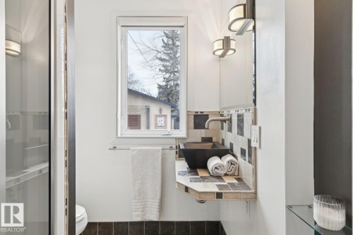 10537 140 Street, Edmonton, AB - Indoor Photo Showing Other Room