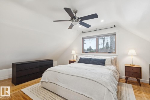 10537 140 Street, Edmonton, AB - Indoor Photo Showing Bedroom