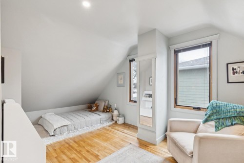 10537 140 Street, Edmonton, AB - Indoor Photo Showing Bedroom