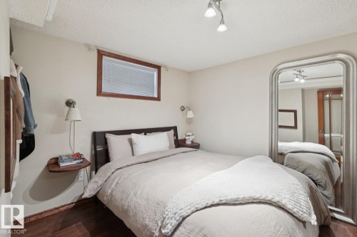 10537 140 Street, Edmonton, AB - Indoor Photo Showing Bedroom