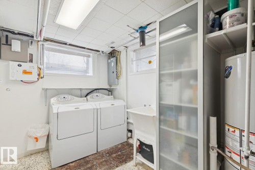 10537 140 Street, Edmonton, AB - Indoor Photo Showing Laundry Room