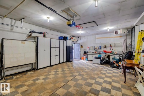 10537 140 Street, Edmonton, AB - Indoor Photo Showing Garage